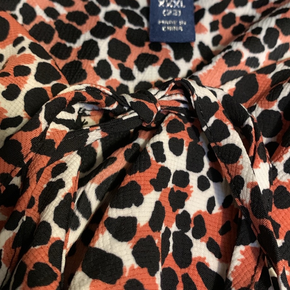 Scoop Leopard Print Ruffle Blouse - Picture 4 of 8